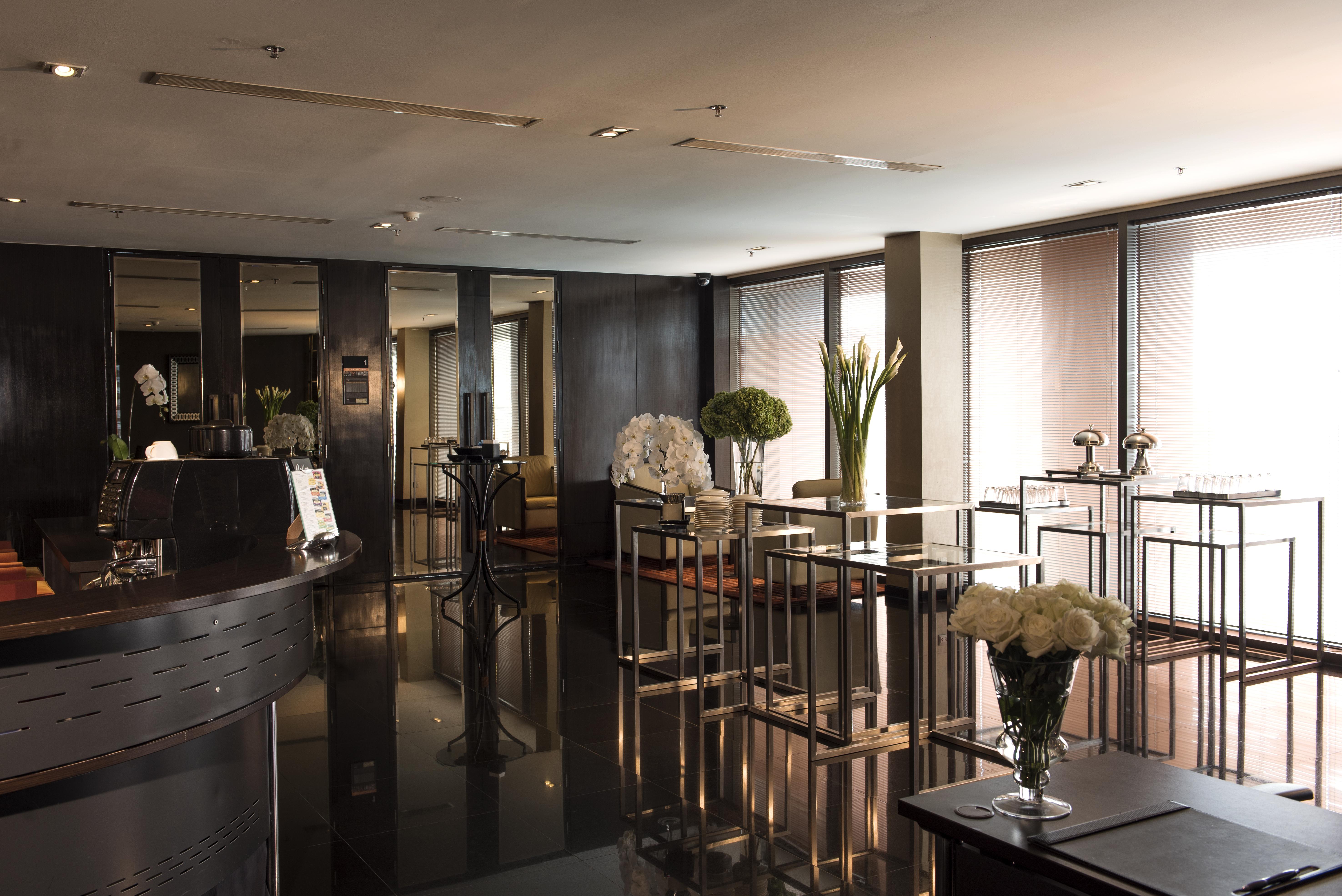Vie Hotel Bangkok - Mgallery Collection Экстерьер фото The bar at the 100 Queen's Gate