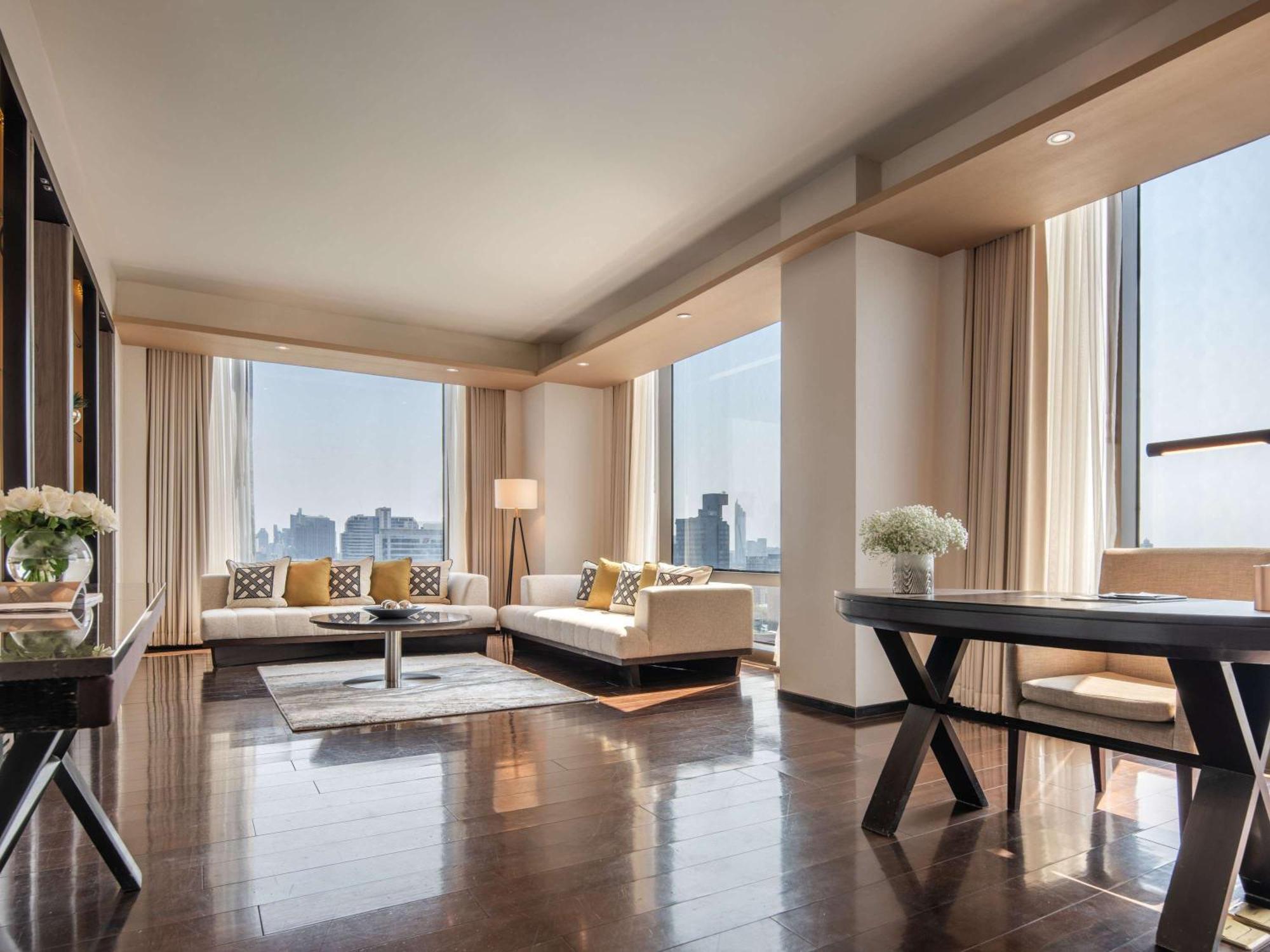 Vie Hotel Bangkok - Mgallery Collection Экстерьер фото The living room of a suite at the hotel